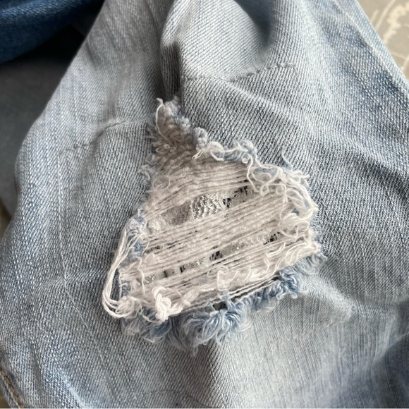 TORRID Crop Boyfriend Jean - Vintage Stretch Light Wash Size 12 Lace Underlay - Picture 7 of 13